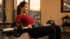 スクワットやデッドリフトよりも効果的な、引き締まったお尻を作るための4つのエクササイズ。