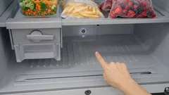 ほとんどの人が知らない：冷凍庫の小さな穴の意味とは？