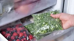 決して冷凍すべきではない食品ですが、多くの人がそれでも冷凍してしまいます。