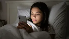 研究で、SNSのフィードを絶えずスクロールし続けることが望ましくない影響を及ぼすことが判明